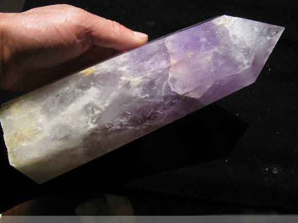 Amethyst Point  helps one understand the root cause of one's disease or imbalance 2704